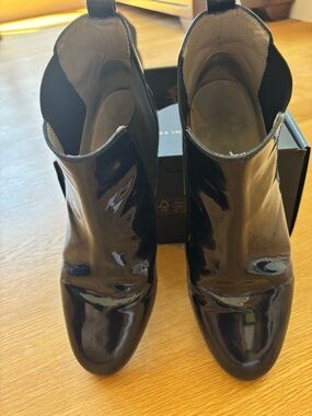 Boden Navy Patent Leather Ankle Boots size 10